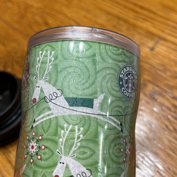 5/$25🦋 Starbucks Christmas 8 oz. Travel mug. Top has flip lid. Good condition - Picture 8 of 8